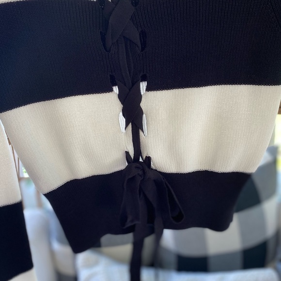 Cropped black and white striped sweater - Picture 3 of 3